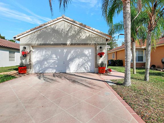5th image of 1803 NW 208th Terrace