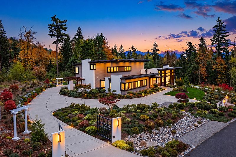 2nd image of 27232 SE Grand Ridge Drive