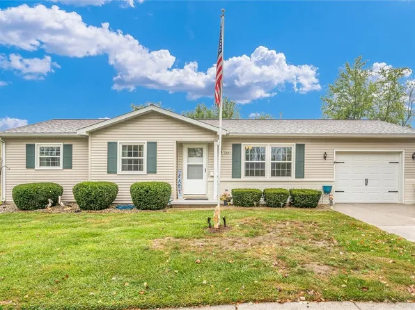 1021 Westgate Dr, Charleston, IL 61920