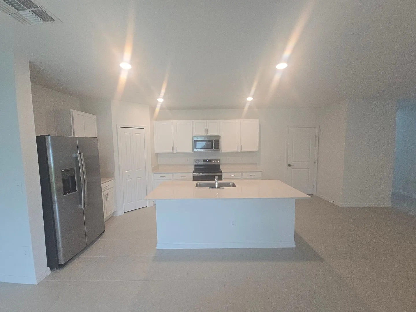 Brand New Home 4 Bed 2.5 Bath — Photo 4