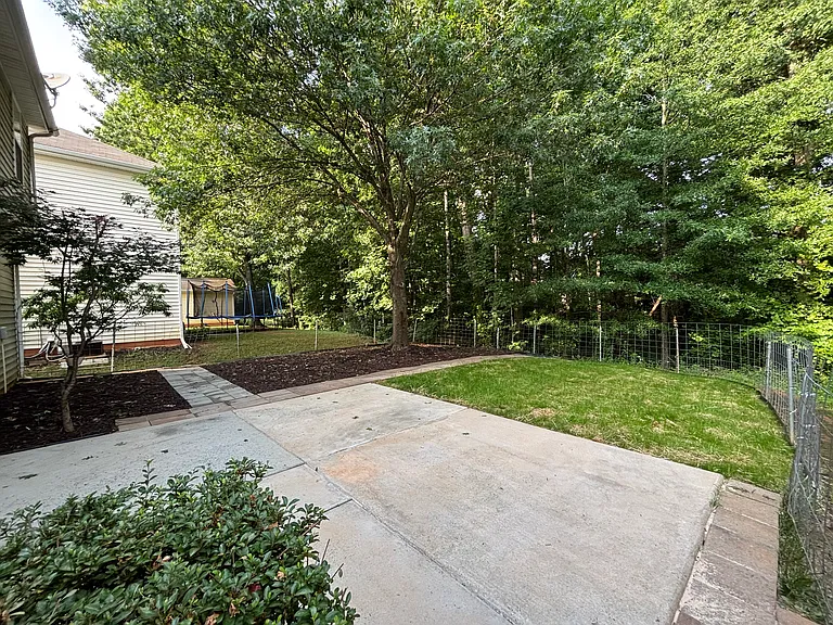 9159 Glenashley Dr — Photo 12