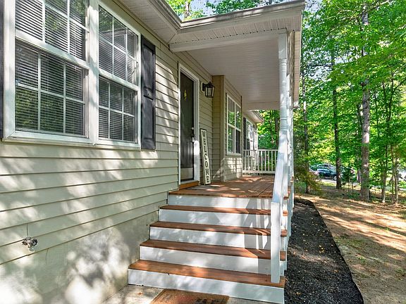 2nd image of 8 Jennings Dr