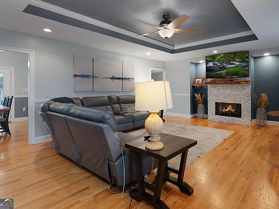 4th image of 425 McDaniel Station Rd SW