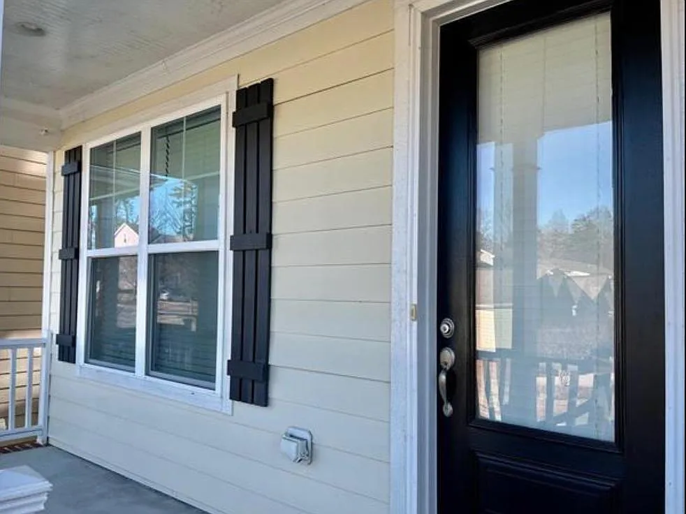 3 bed, 2.5 bath, 2148 sqft, $2,099 — Photo 3
