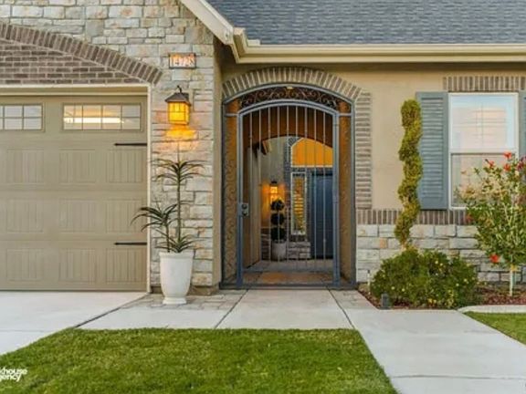 2nd image of 14728 Plumeria Ct