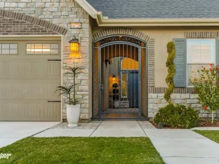 14728 Plumeria Ct — Photo 2