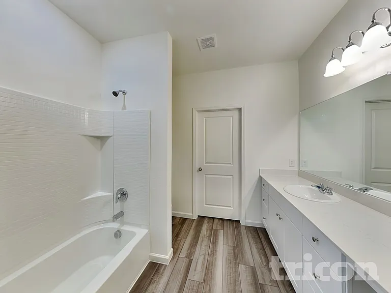 2532 Sanders Creek Dr — Photo 8