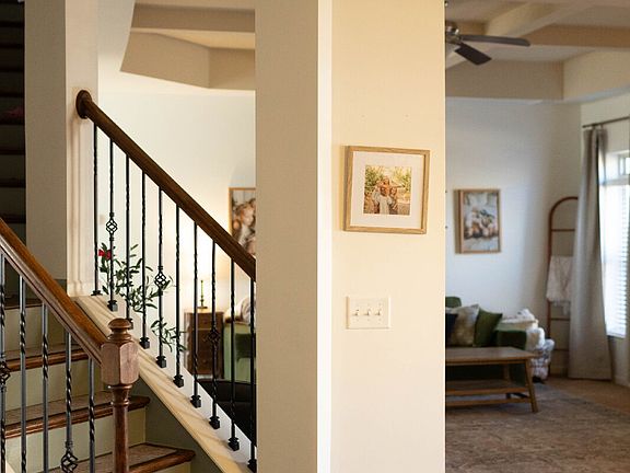 4th image of 523 Twin View Ct