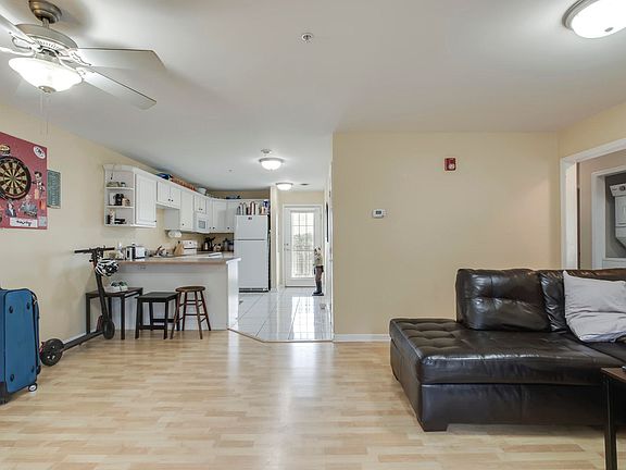 3rd image of 1615 Queen Anne Way #25