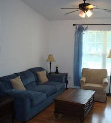 5th image of 2302 Yeager Ave NE