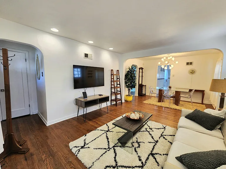 8400 Richard Ave — Photo 3
