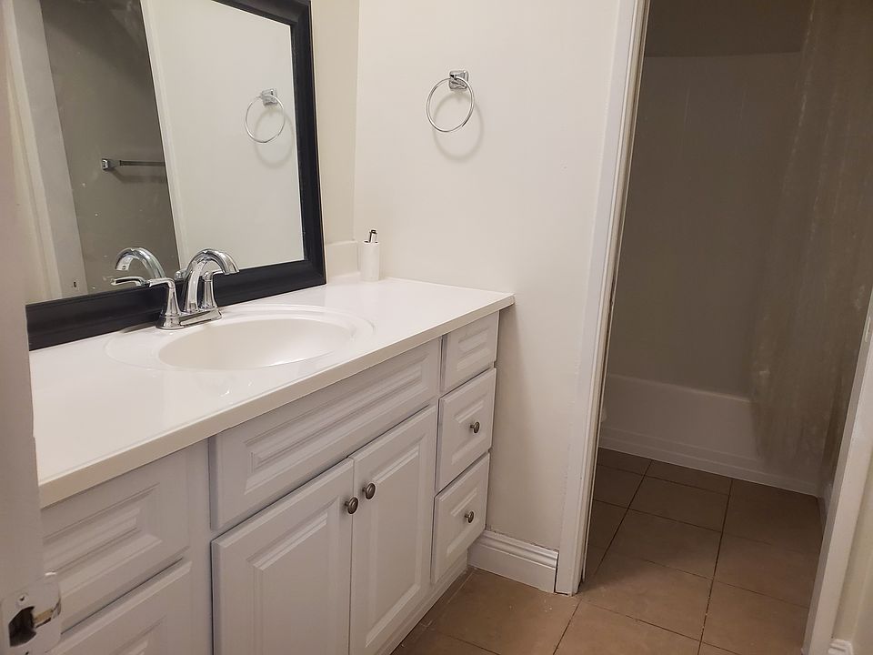 2nd bathroom