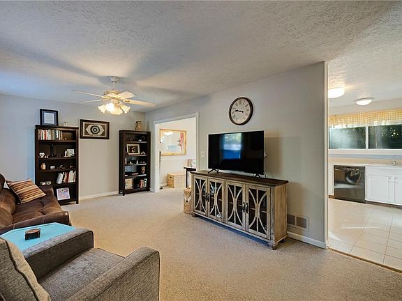 3rd image of 3030 Whitehurst Way