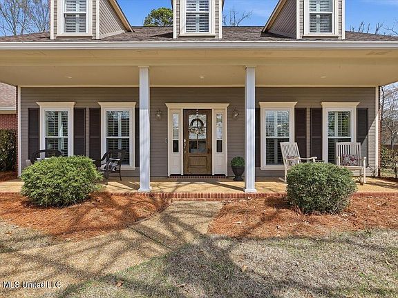 4th image of 300 Cypress Creek Rd