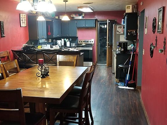 5th image of 115 Moore Ave