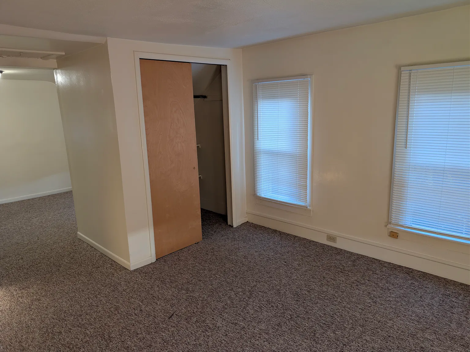 2 bed, 1000 sqft, $1,475 — Photo 2