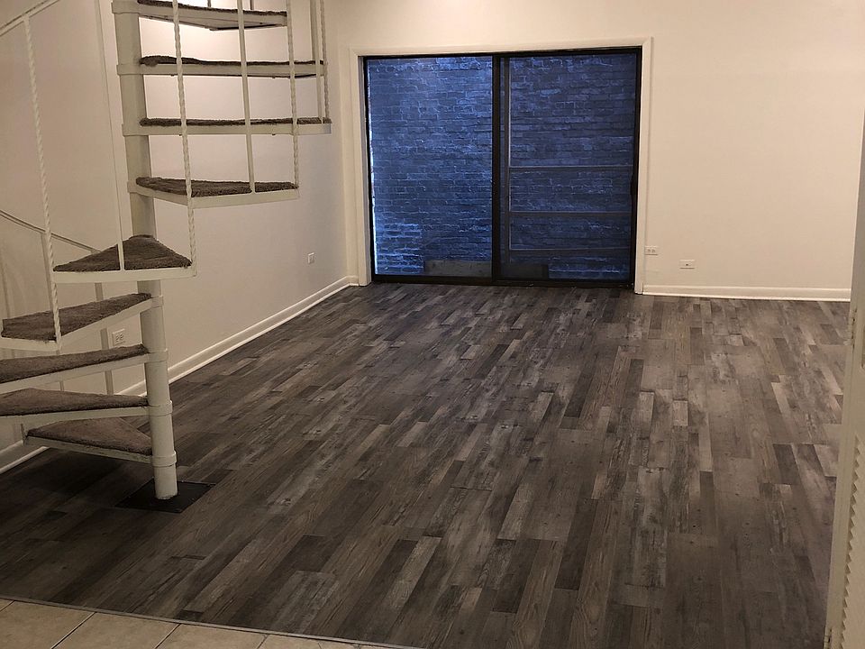 Living Room/ Dining Area