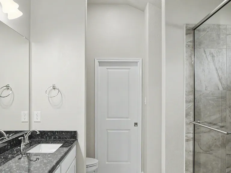 1250 Lakeway Crossing Dr — Photo 13