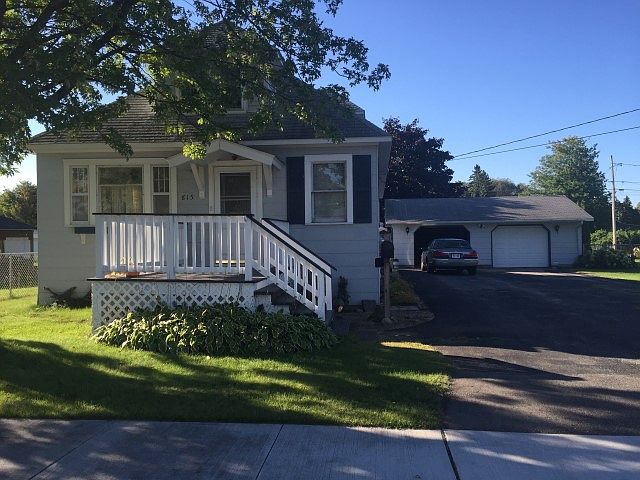 1st image of 815 W Hosmer St