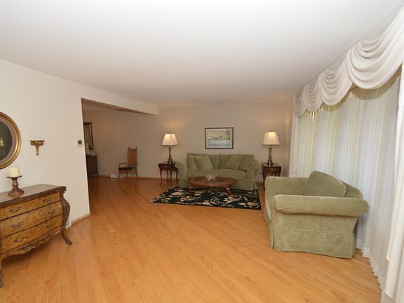 3rd image of 12112 Cheyenne Dr