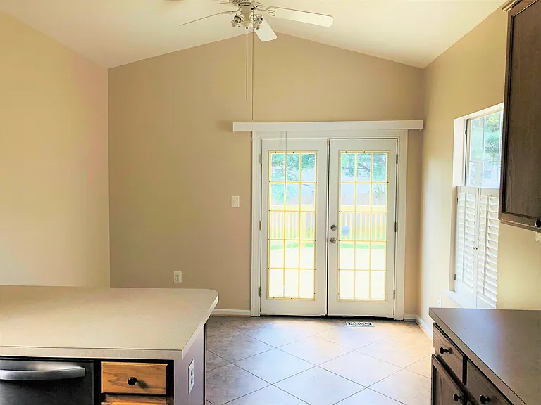 11 Catherine Ln — Photo 11