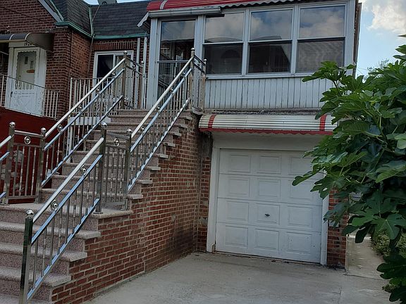 Second floor apt with use of driveway space.