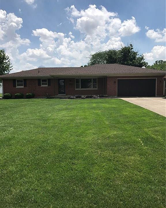 1st image of 24 Northmoor Dr