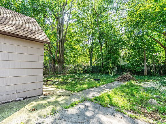 3rd image of 3017 7th St