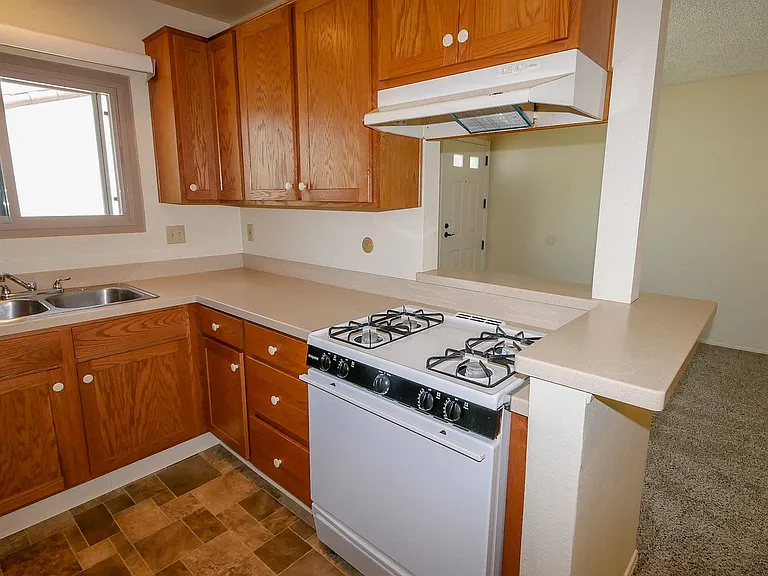 4345 Rialto St — Photo 3