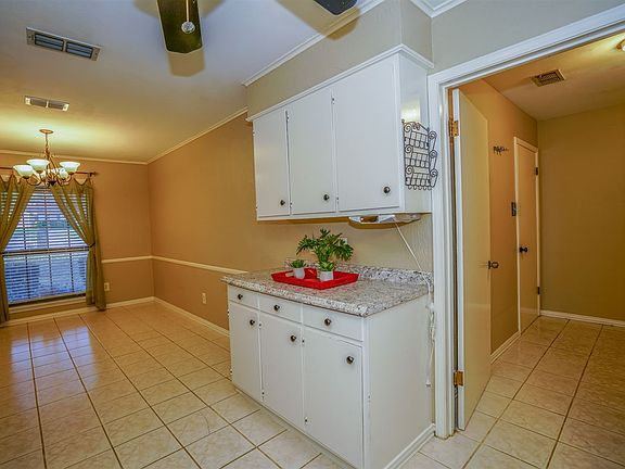 4th image of 906 Panola Ct
