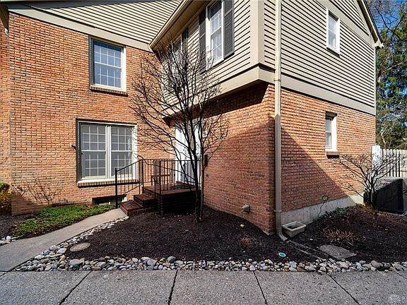 4th image of 15 Nicholson Ct