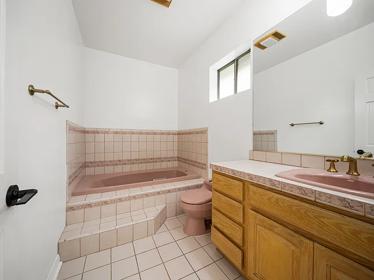 Primary Bedroom Ensuite Bathroom #1 (Primary Bedroom has 2 Ensuite Bathrooms)