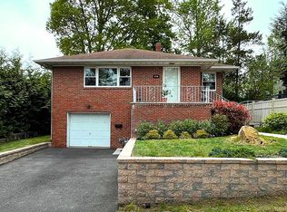 216 Riverdale Dr, Fort Lee, NJ