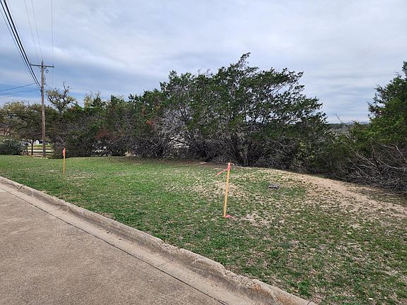 3rd image of 440 W Crest Ln