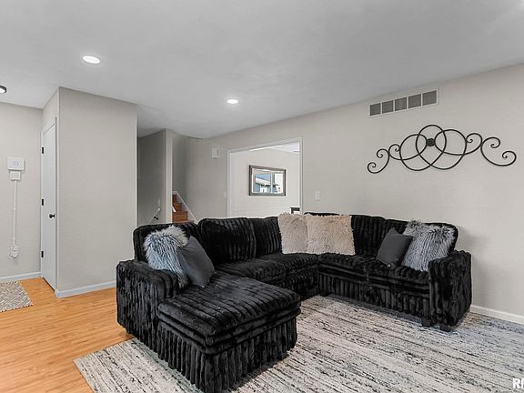 4th image of 180 Teal Dr