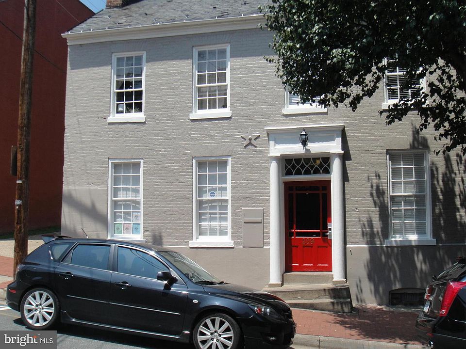1st image of 209 Hanover St APT 7