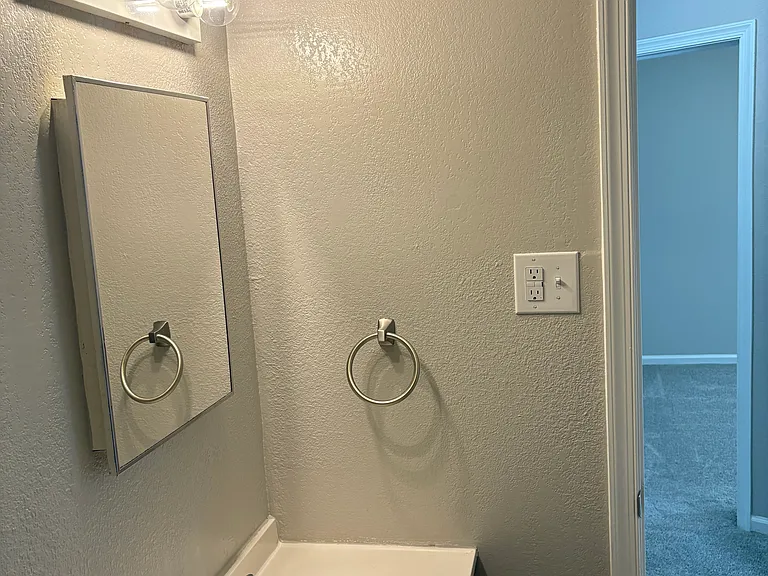 105 Roland Dr — Photo 15