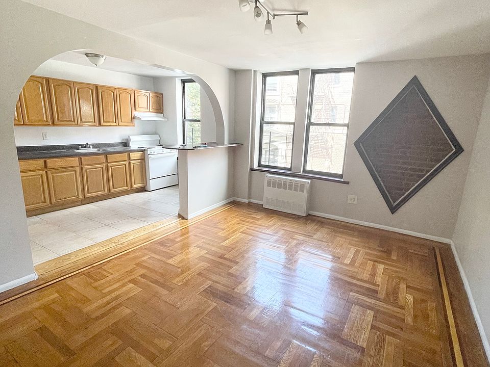 1st image of 585 E 21st St APT 5I