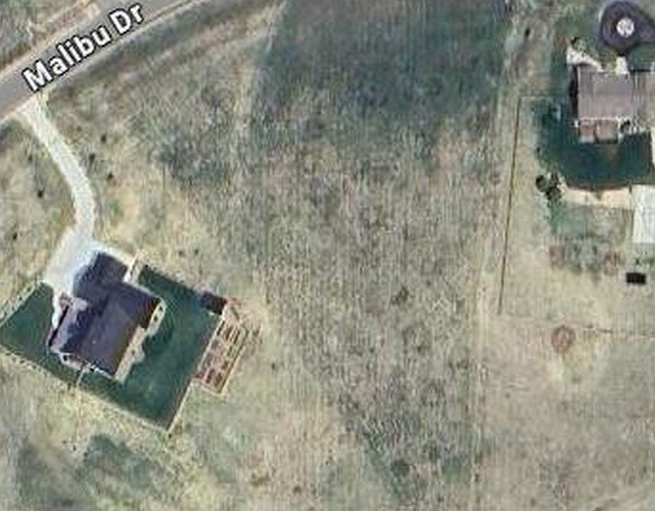 2nd image of 4649 Malibu Dr