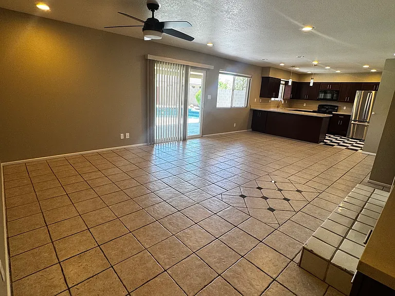 1235 W 12th Pl — Photo 22