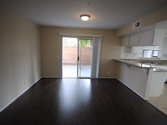 4th image of 9147 Noble Ave