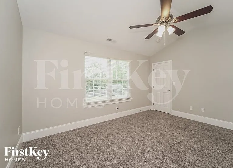 115 Kings Dr — Photo 9