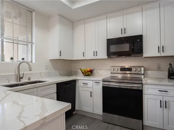 251 Gallery Way, Tustin, CA 92782
