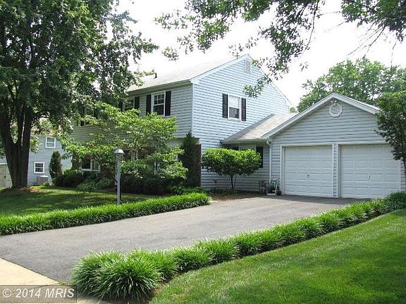 3rd image of 4224 Majestic Ln