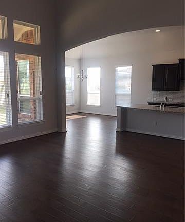 4th image of 270 Tangerine Dr