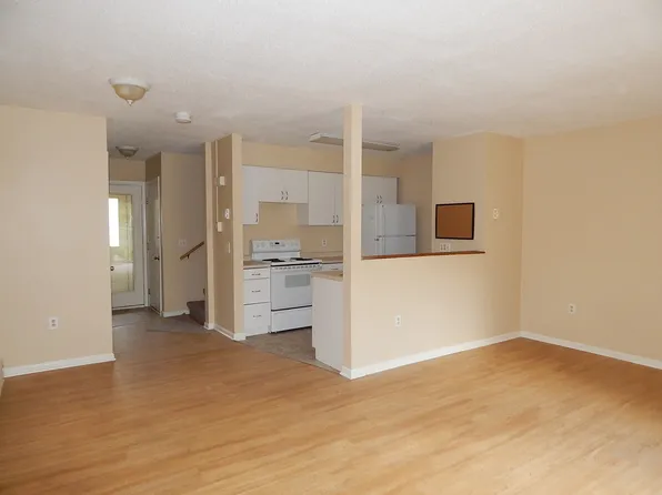18 Valley View Ln (4 Units), 18 Valley View Ln #18-D, Bangor, ME 04401
