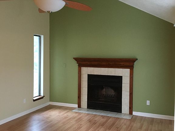 2nd image of 124 Elm Ave SE #124A