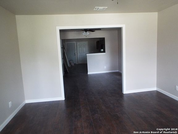 3rd image of 318 Royston Ave
