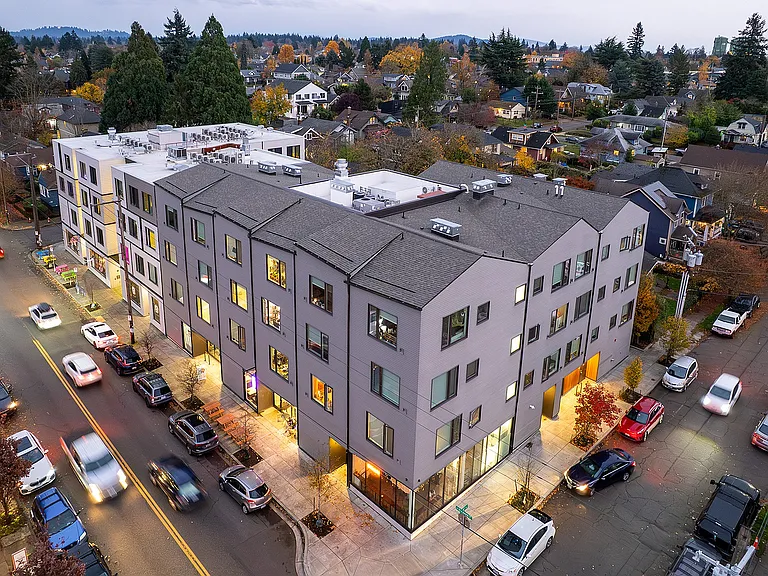 Lyra Apartments — Photo 16