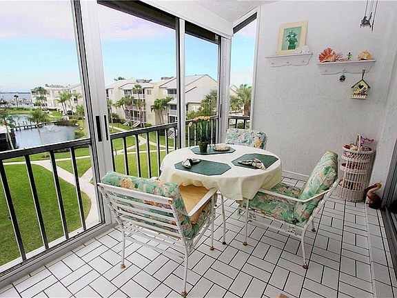 3rd image of 1550 NE Ocean Blvd APT C301